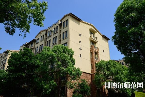 上海外國(guó)語師范大學(xué)賢達(dá)經(jīng)濟(jì)人文學(xué)院崇明校區(qū)宿舍條件