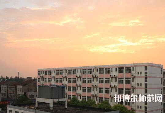 湖北大學知行師范學院招生辦聯系電話