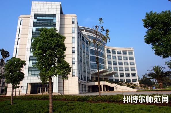 中南財經政法師范大學南湖校區網站網址