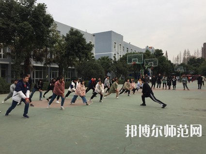 成都鐵路技工幼兒師范學校招生辦聯系電話