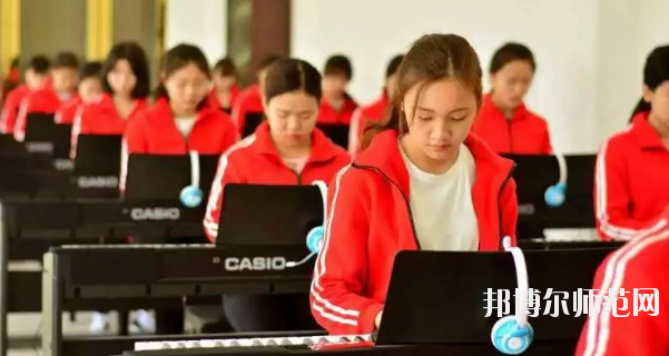 白銀2020年有幼師學校的大專