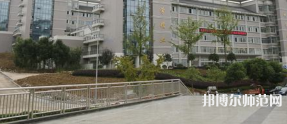 四川2022年哪所小學教育學校比較好就業