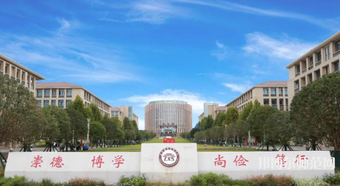  瀘州工業幼師技工學校2023年學費、收費多少