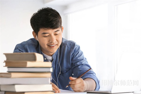 咸陽職業(yè)技術師范學院介紹、地址